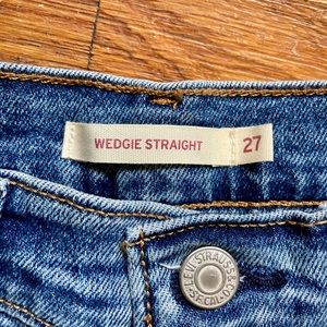 Levi’s high rise Wedgie Straight